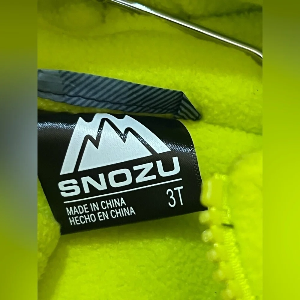 Snozu Kid's Jacket with hoodie - Blue - 3T like new condition super clean